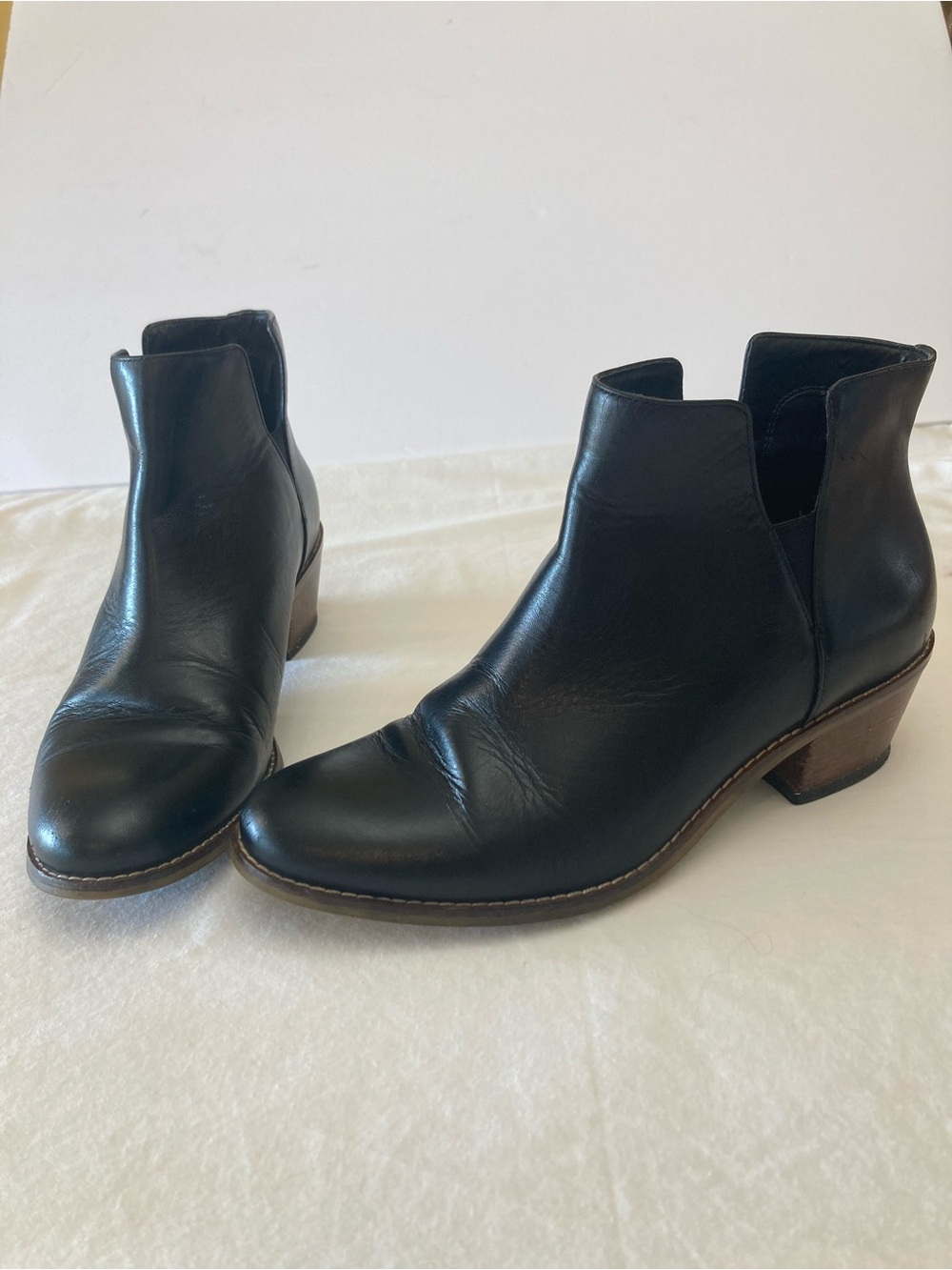 Cole Haan Women's Black Leather Ankle Boots size 9B
